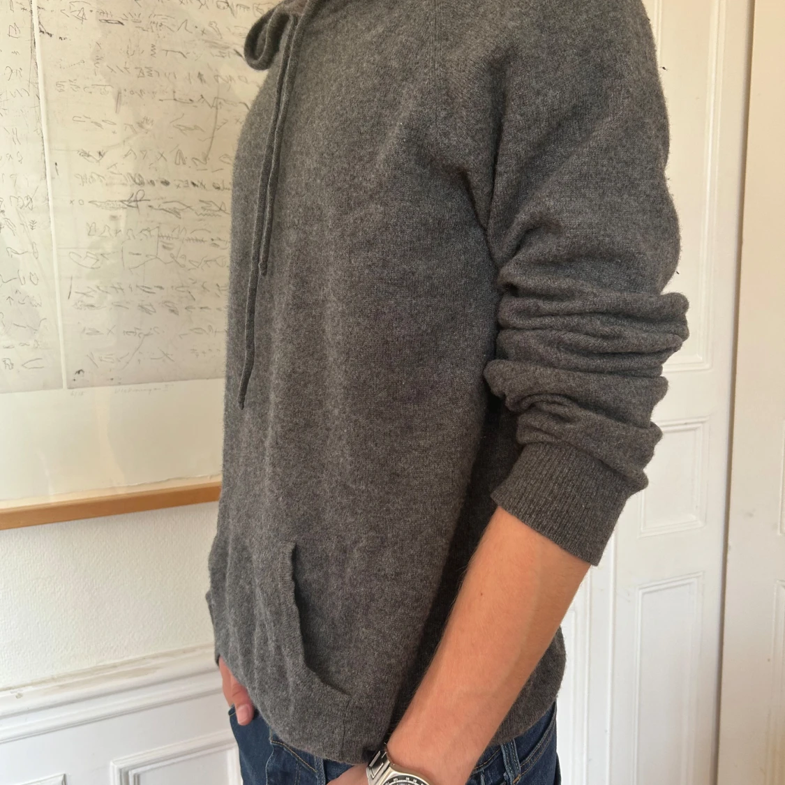 Grå hoodie i kashmir från Davida