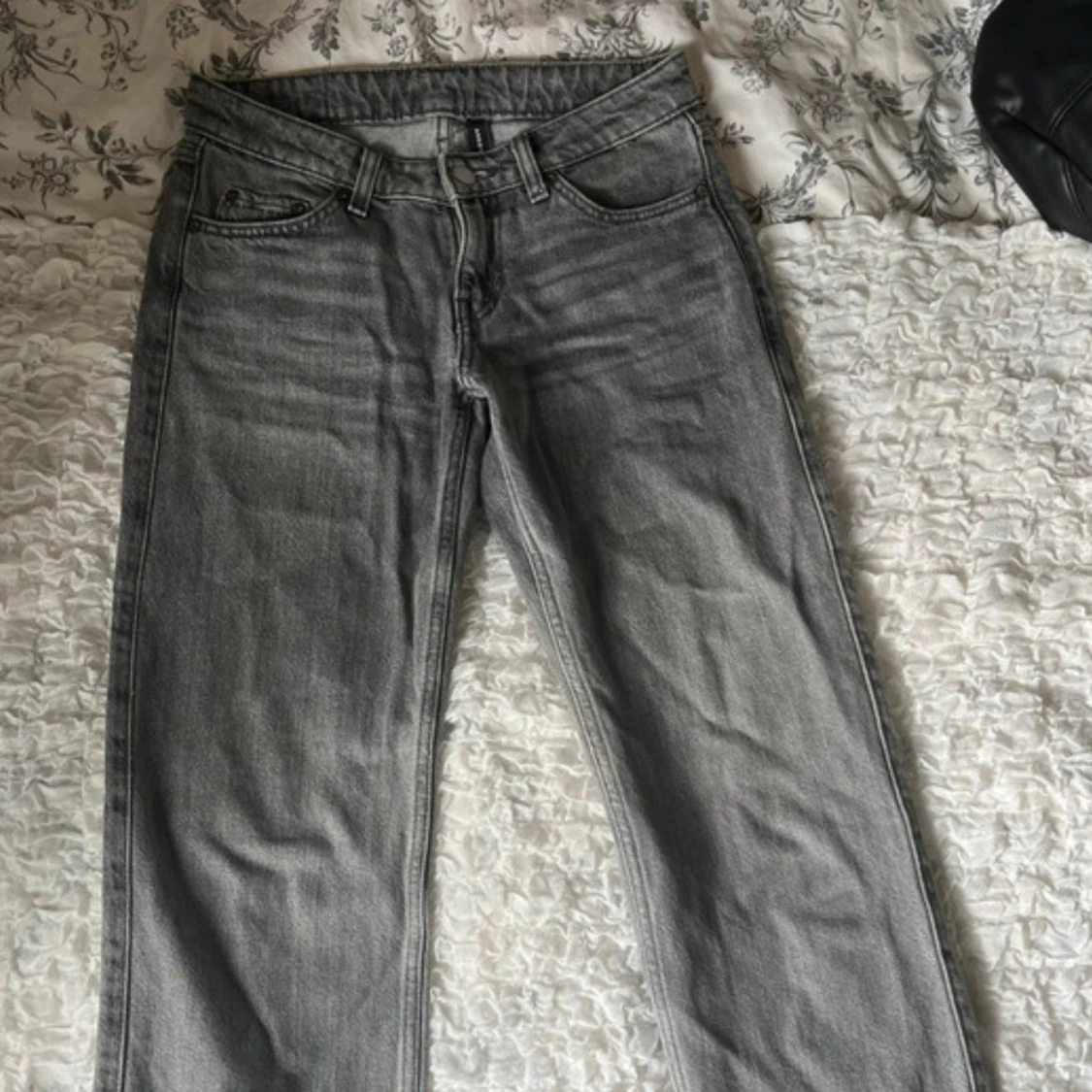 Grå arrow low straight weekday jeans - 2