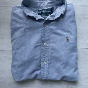 Ralph Lauren skjorta - Ralph lauren skjorta  Skick: 10/10 Storlek: S/M Pris: 499kr🔥