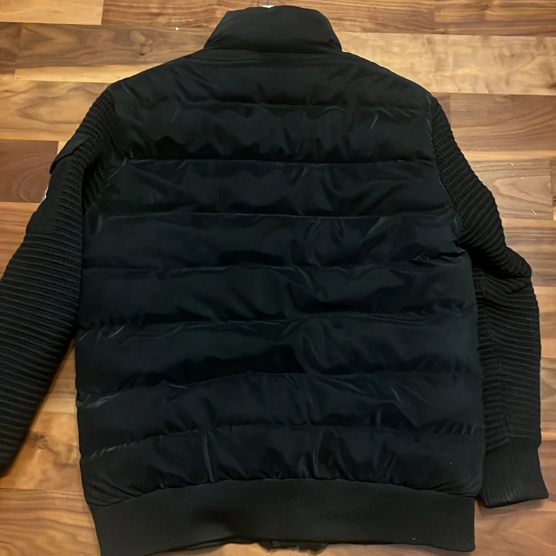 Svart pufferjacka från Moncler - 2