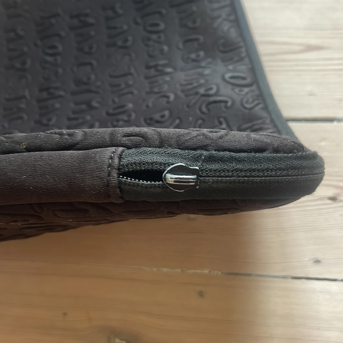 Svart datorfodral från Marc Jacobs - 3