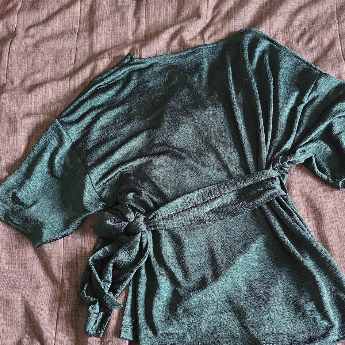 Grön omlottopp med knyt från Lindex - 1