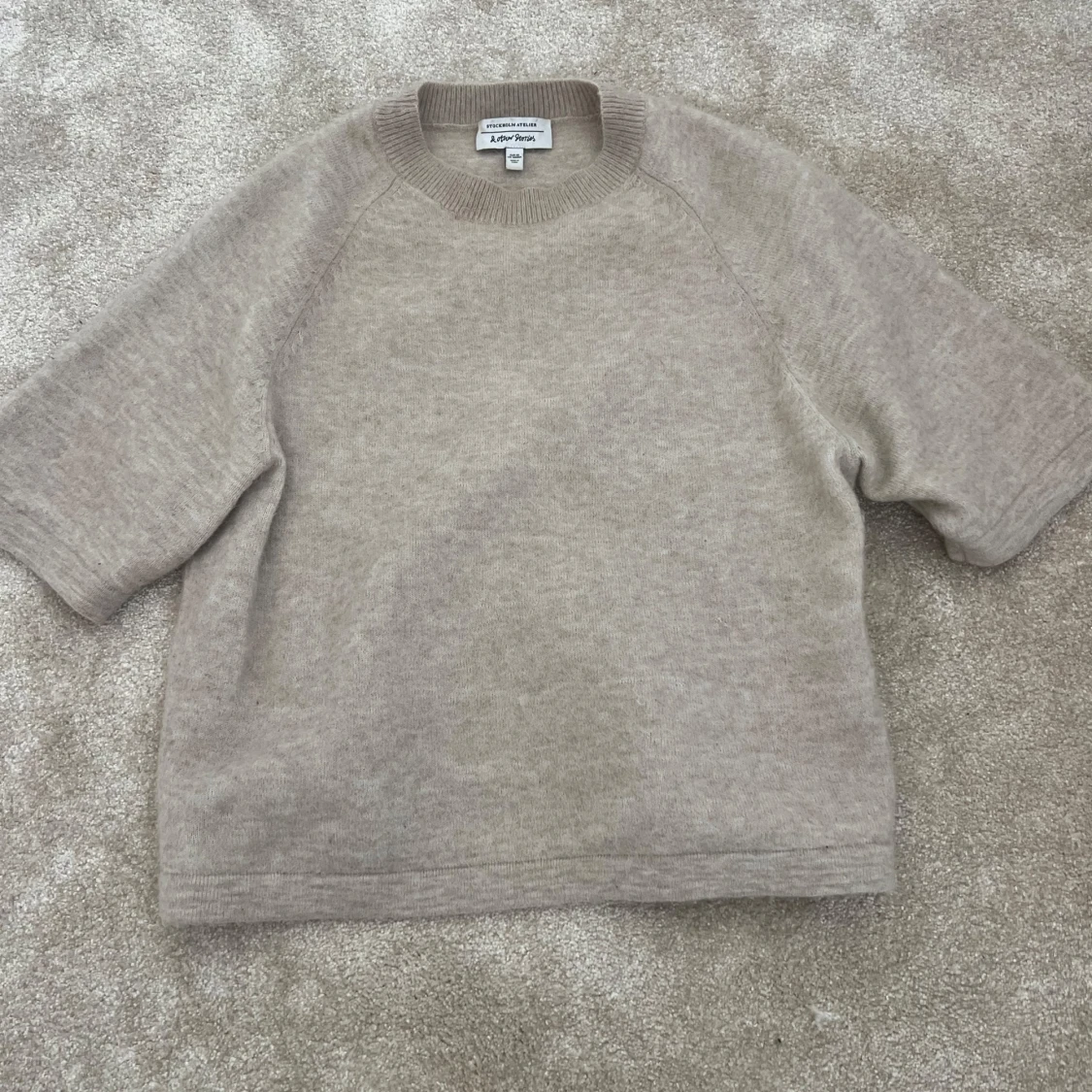 Beige stickad tröja med trekvartsärm från & Other Stories - 3