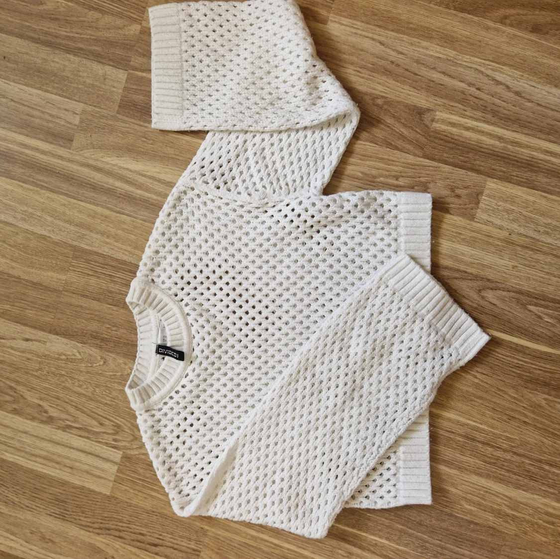 Vit croppad stickad tröja från H&M - 2