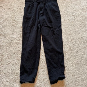 Svarta oversized kostymbyxor  - Vintage skick (se bilder). Passar oversized och till loafers