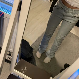 Ltb jeans  - Säljer mina botcut low waist ifrån Ltb då dom är lite för stora för mig. Aldrig använda. Dom är i storlek w25 L30