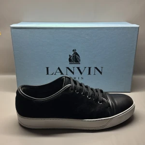 Lanvin skor - - Condition: 7,5/10 - Color: Black - Size: 42/(UK8) - Including: Box & dustbag - Retail price: 4999 SEK