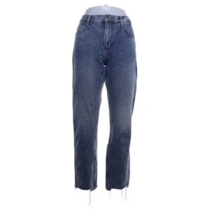 Bikbok  jeans  - Ett par jeans ifrån bikbok i storlek M🫶🏼 priset kan diskuteras!!