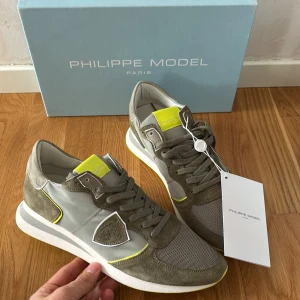 Philippe Model  - Philippe Model skor | Skick: 10/10 helt nya | Size - 42 | Fraktar via postnord eller instabox | Hör av dig vid minsta fråga eller fundering // Ricco Wardrobe