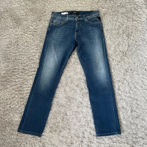 Replay jeans  - Säljer dessa Replay jeans, skriv för fler bilder/frågor🙌🏼