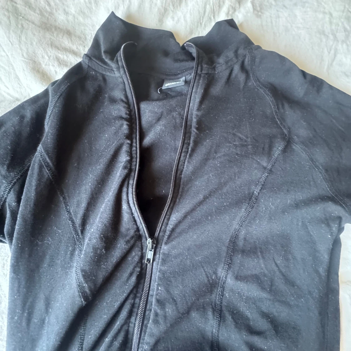 Svart tränings kofta från Gina Tricot - 1