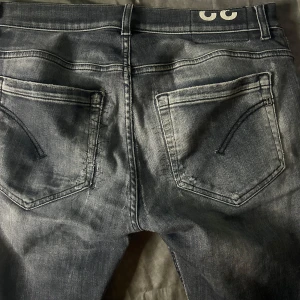 Dondup George slim fit jeans - Mycket bra skick | Size 31 passar 30/32 | Sitter slim fit | modell 180 65 kg | följare får 100 kr rabbat |