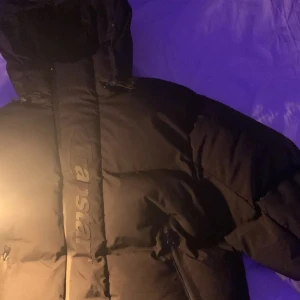  Trapstar jacka - Trapstar hyperdrive2.0 pufferjacka vattentät.            Storlek M knappt använd då den var för stor. autentisk 