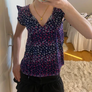 snygg blus - jättegullig tröja 🥹🥹🥹💘💕🩷