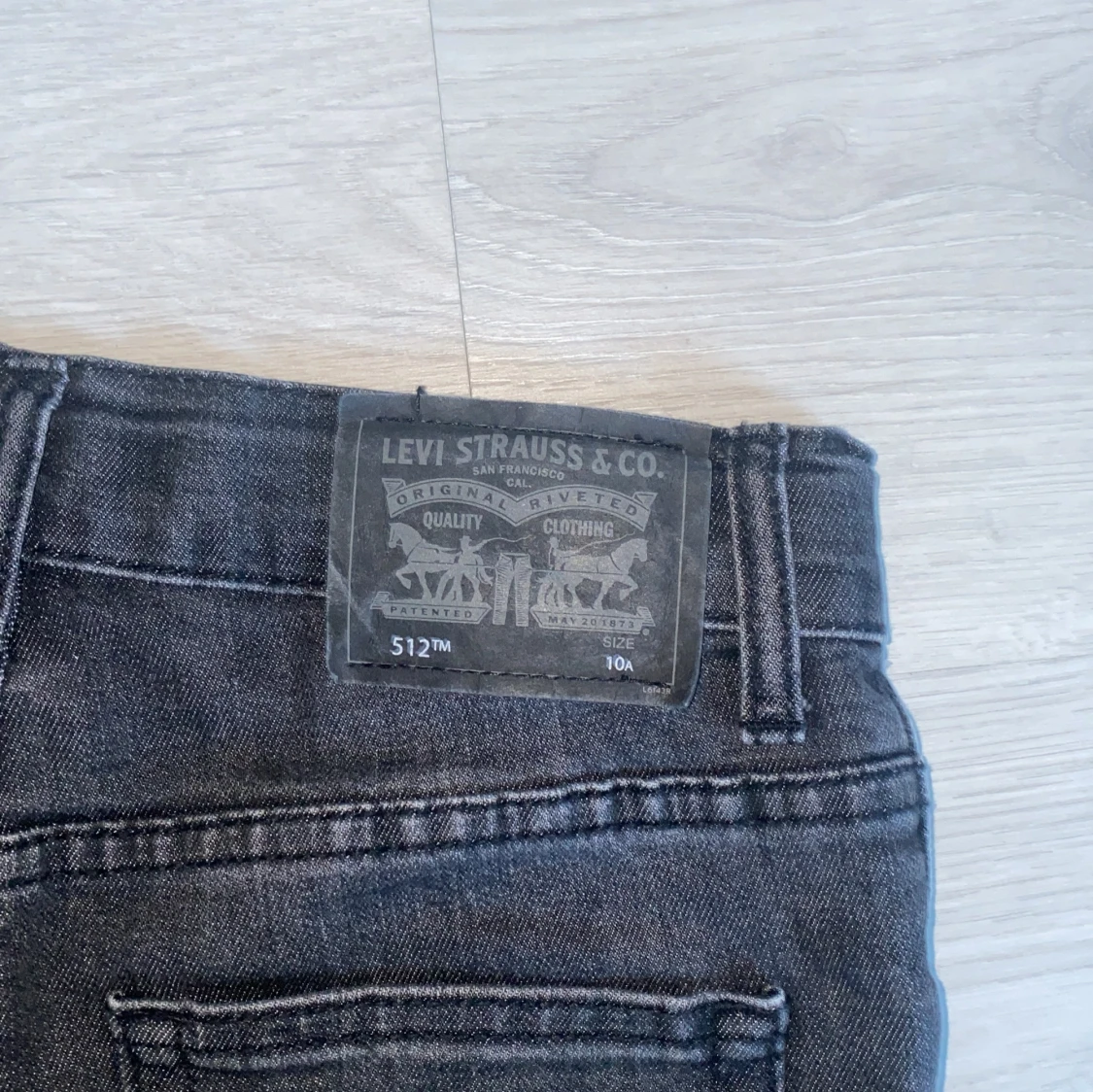 Svarta Levi's 512 Slim Taper jeans - 2