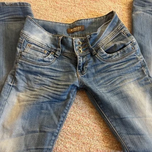 Lågmidjade jeans  - Skitsnygga lågmidjade jeans.