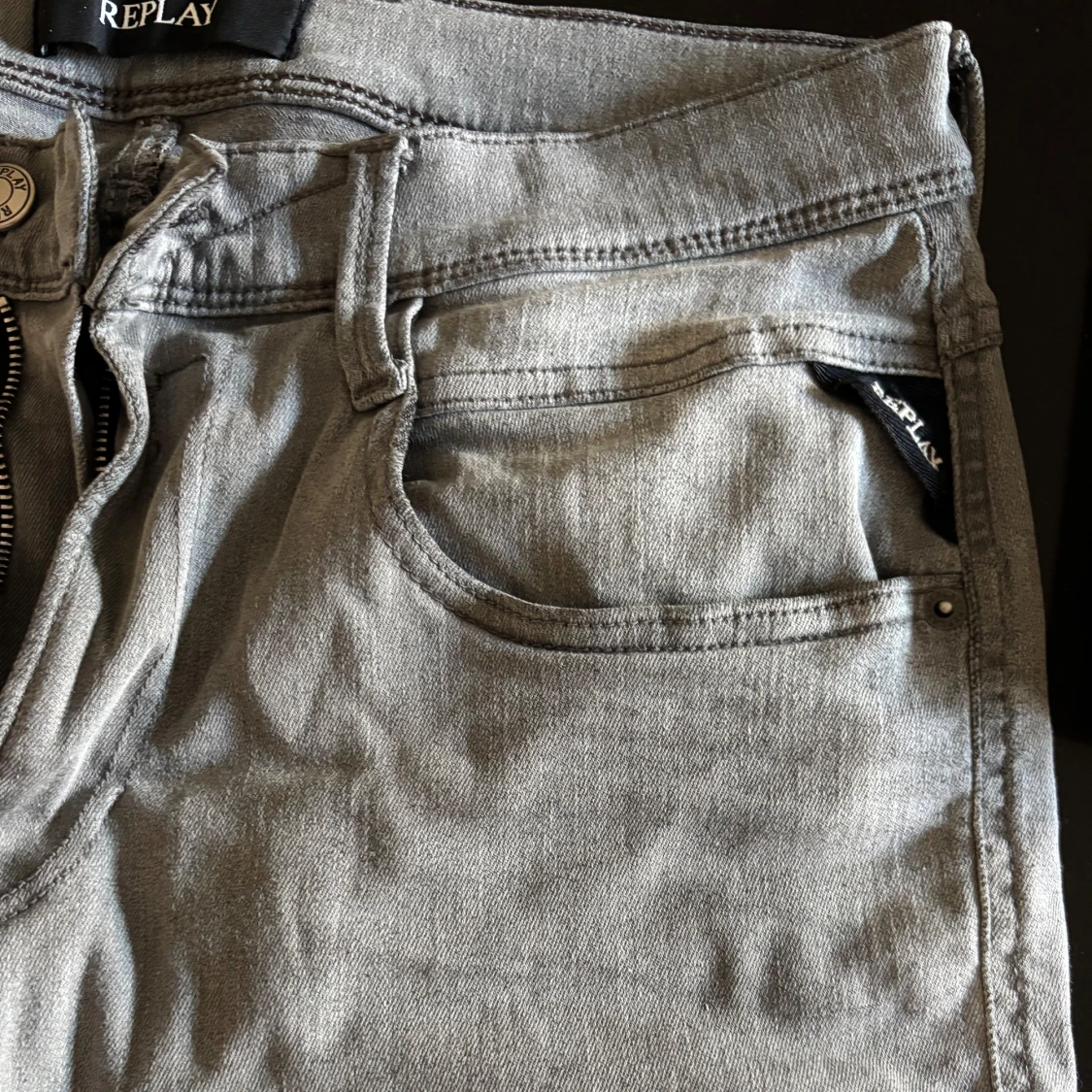Grå jeans från Replay - 3