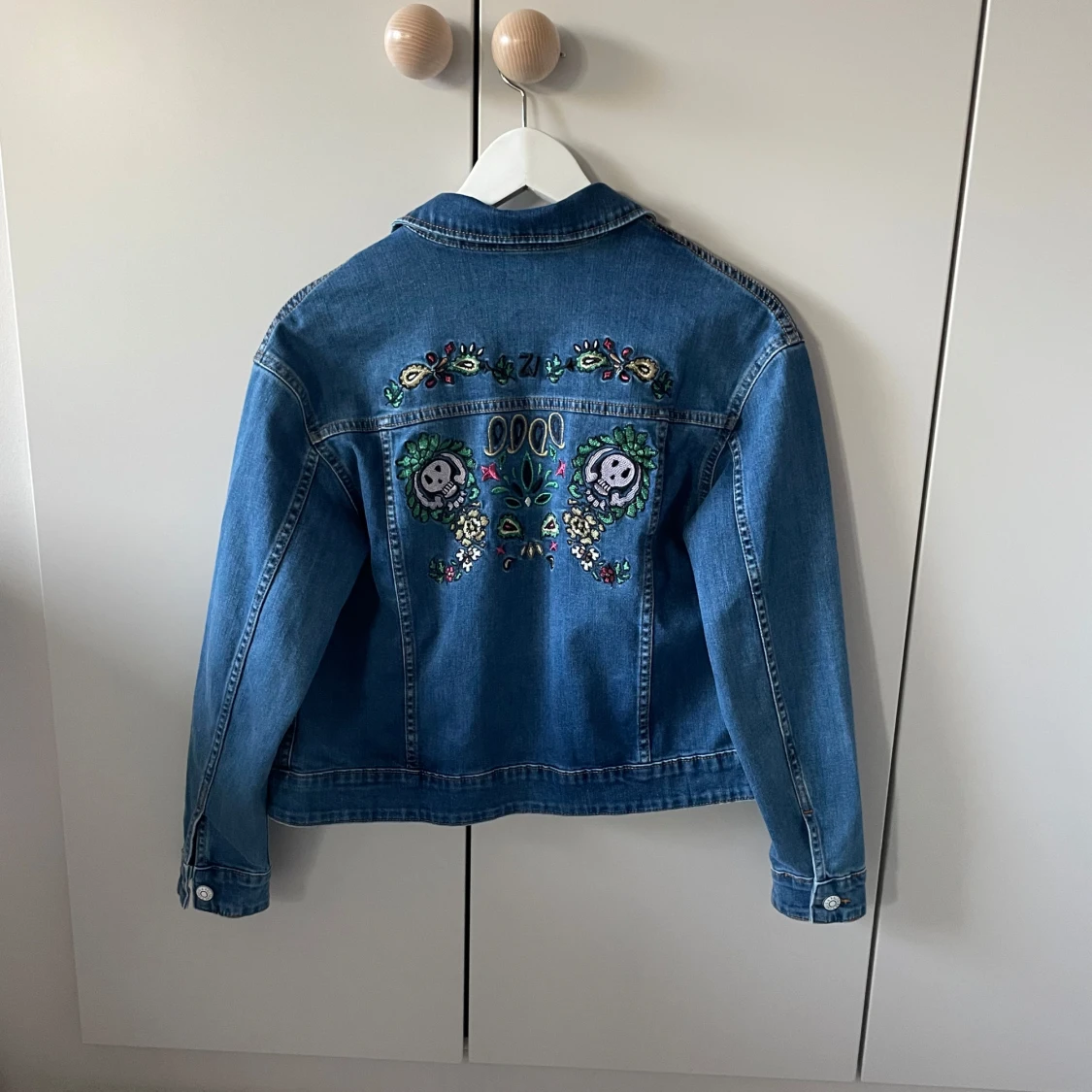 Broderad jeansjacka - 3