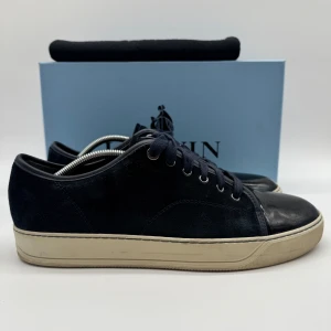 LANVIN CAP TOE - Lanvin Cap toe - Skick: 9/10 - Tillbehör: Dustbag - Storlek 45/UK10 - Nypris ca 5200kr - DeluxeCloset