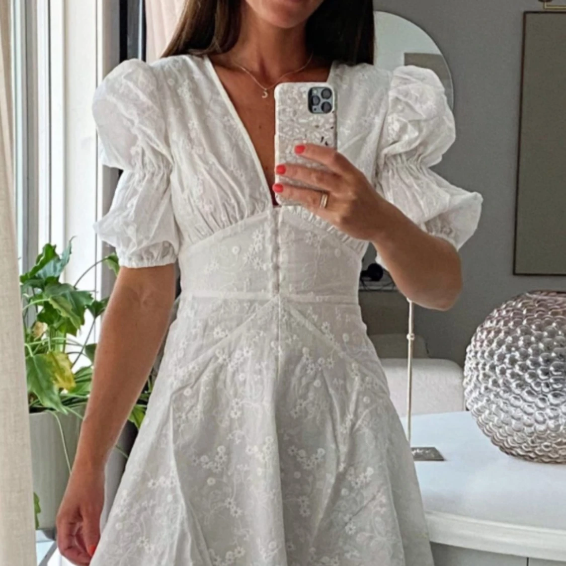 Vit blommig klänning - 1