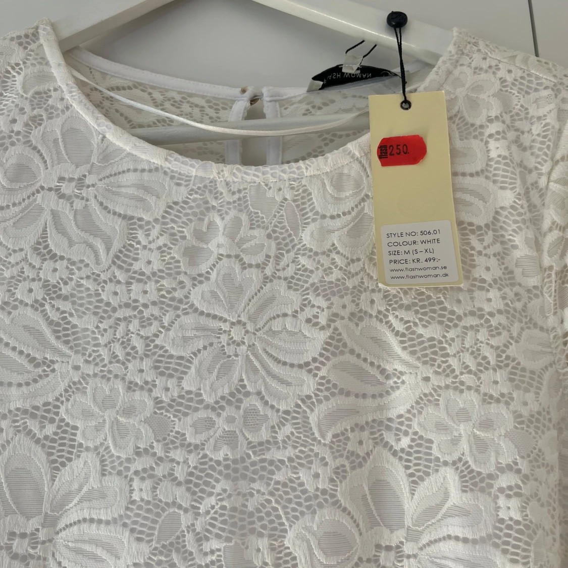 Vit spetsklänning från Flash Woman - 2