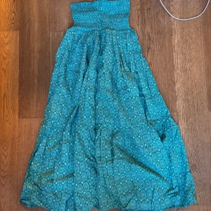 Turkos långkjol med mönster - Långkjol från zara