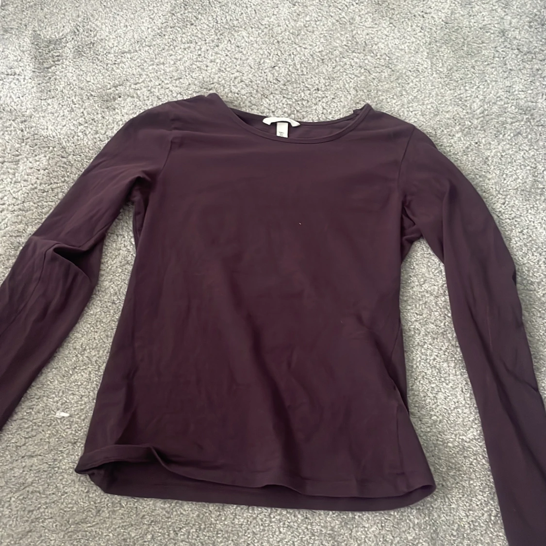 Mörklila långärmad topp från H&M - 1