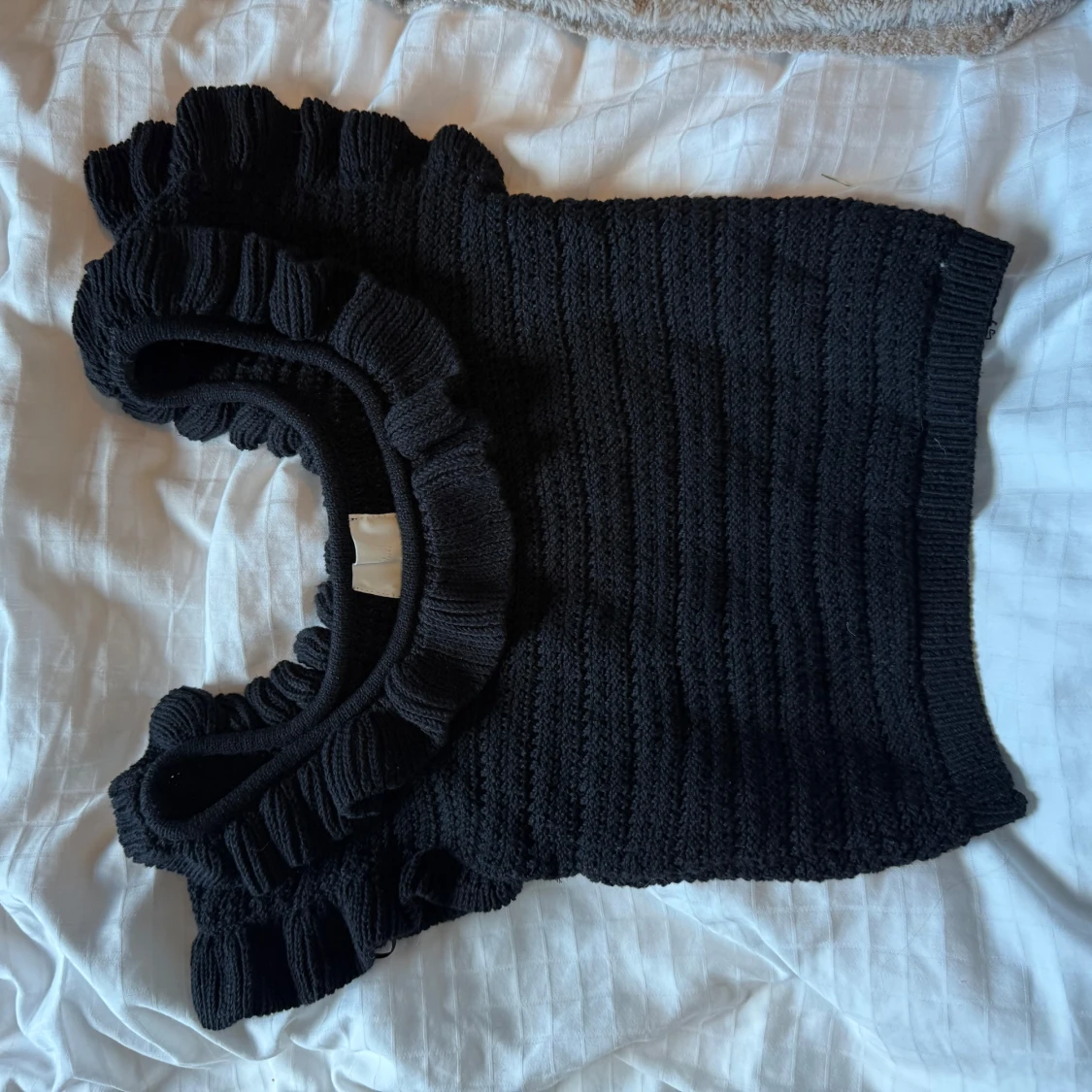 Svart stickad volangtopp från H&M