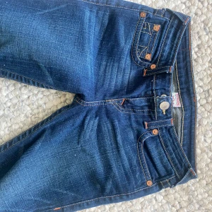 Trueys - Jättefina True religon jeans i bra skick. 💕