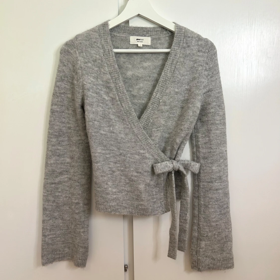 Knitted wrapt cardigan Gina Tricot  - 2