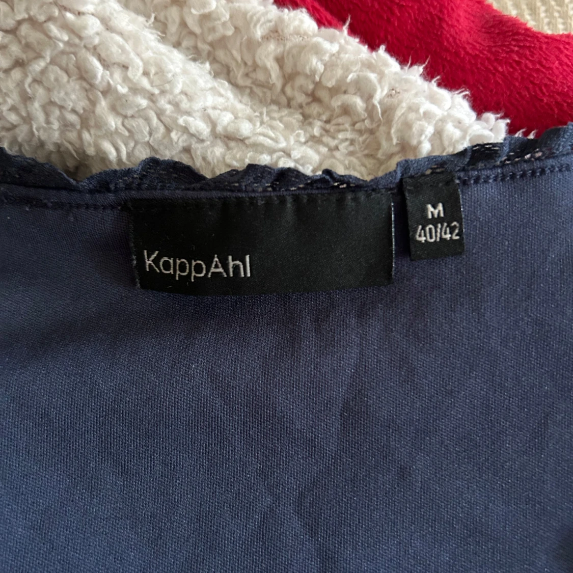 Mörkblå ärmlös topp från KappAhl - 1