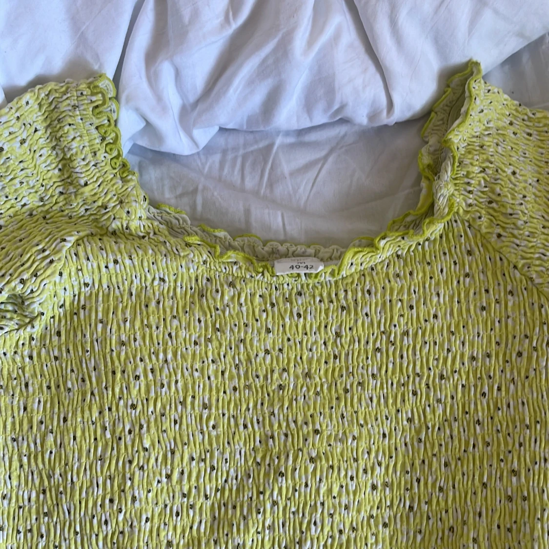 Gul blommig kortklänning Stories M - 4