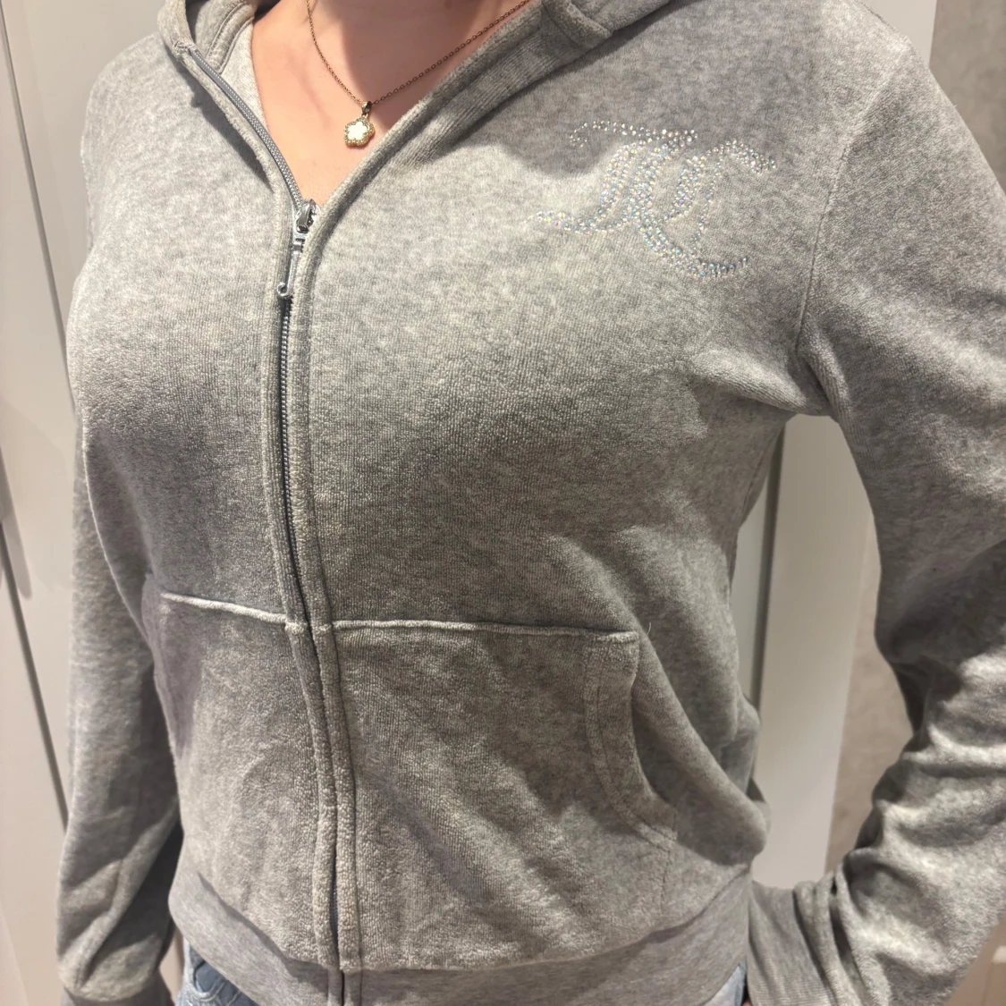 Grå Juicy Couture hoodie - 2
