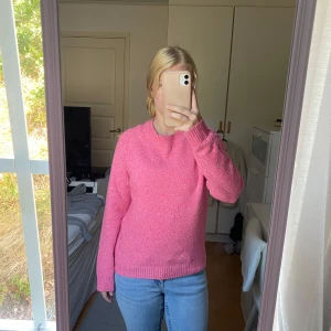 Stickad tröja - Stickad tröja ifrån vera moda i gott skick. Storlek XS