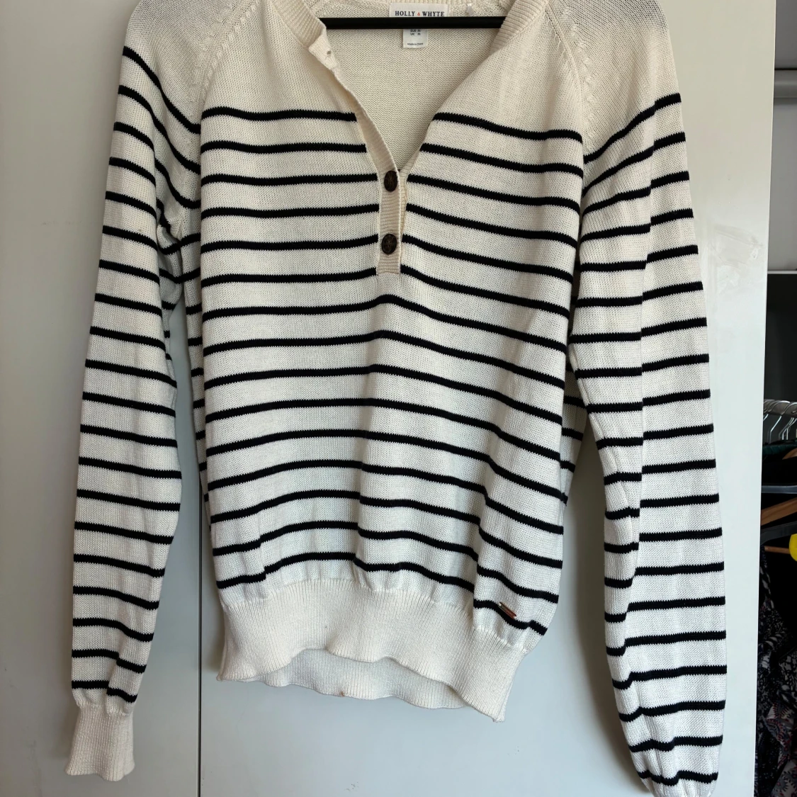 Randig stickad tröja Holly & Whyte