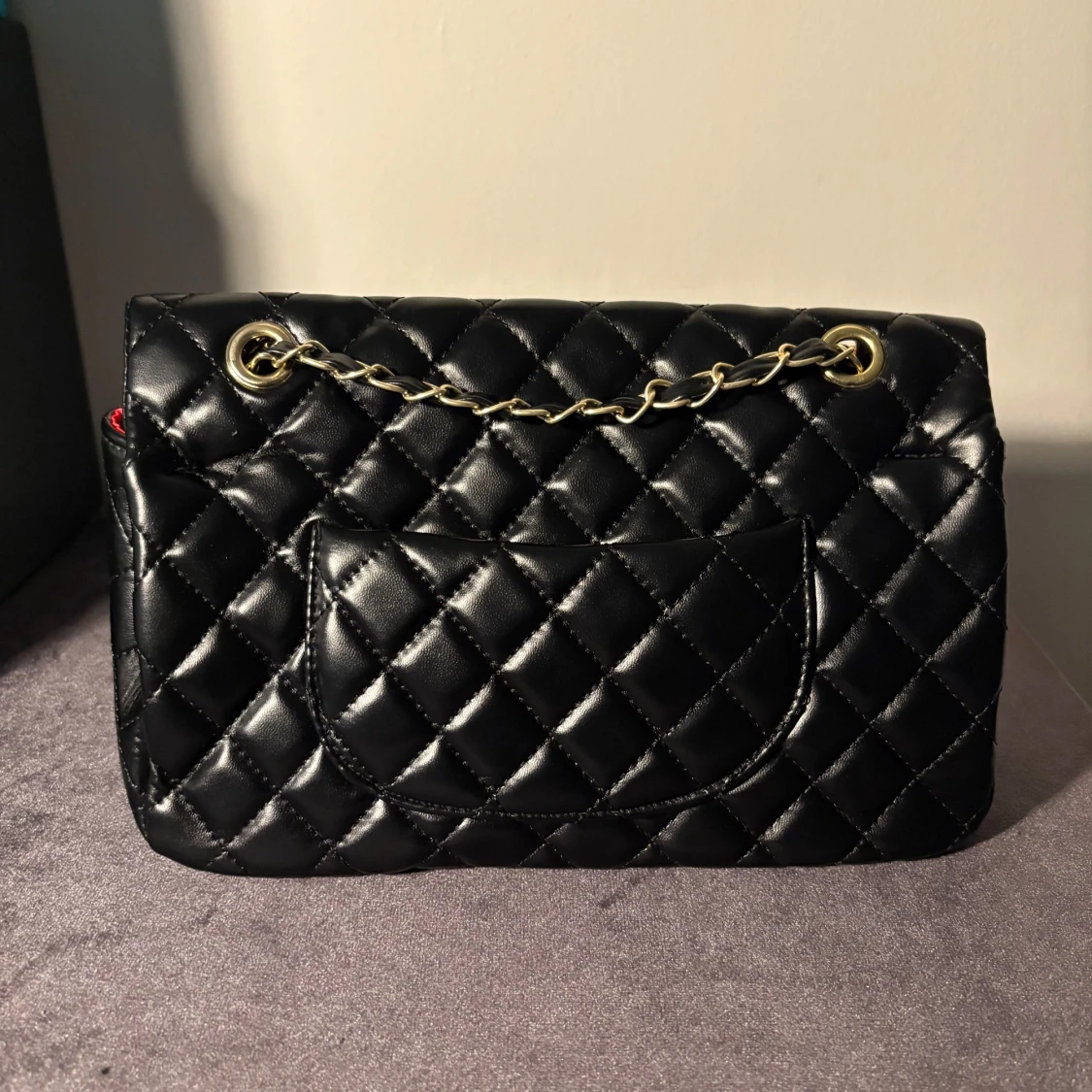 Chanel svart quiltad axelväska i skinn - 3