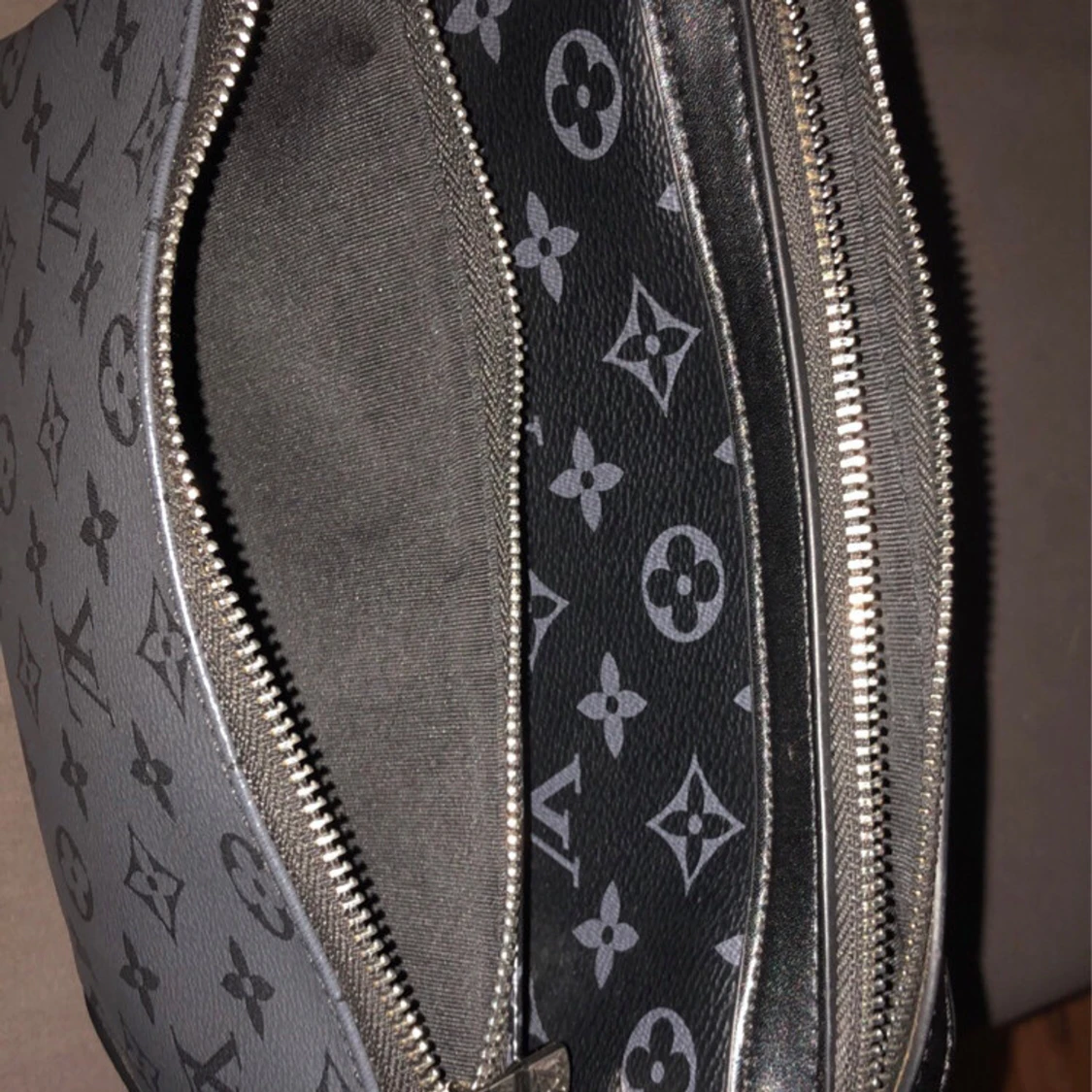 Louis Vuitton axelväska monogram svart/grå - 3