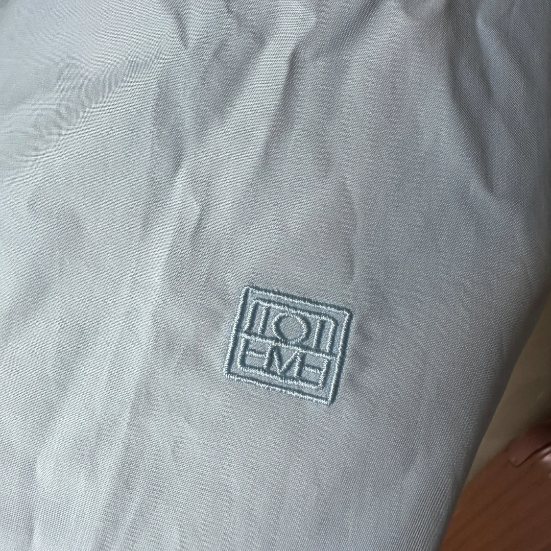 Ljusblå skjorta från Toteme  - 3