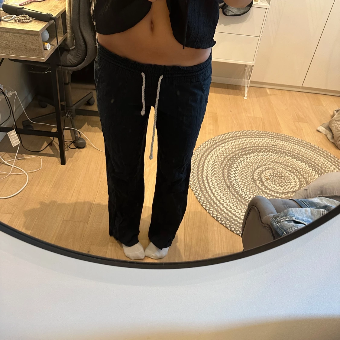 Svarta linnebyxor med snörning - 1