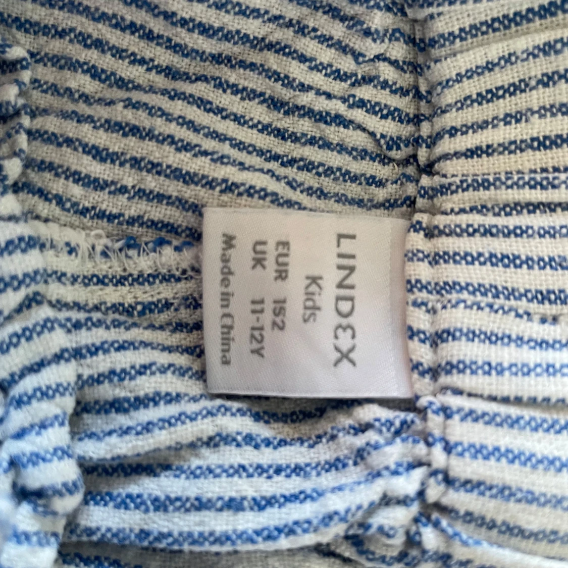 Randiga blåvita shorts från Lindex - 2