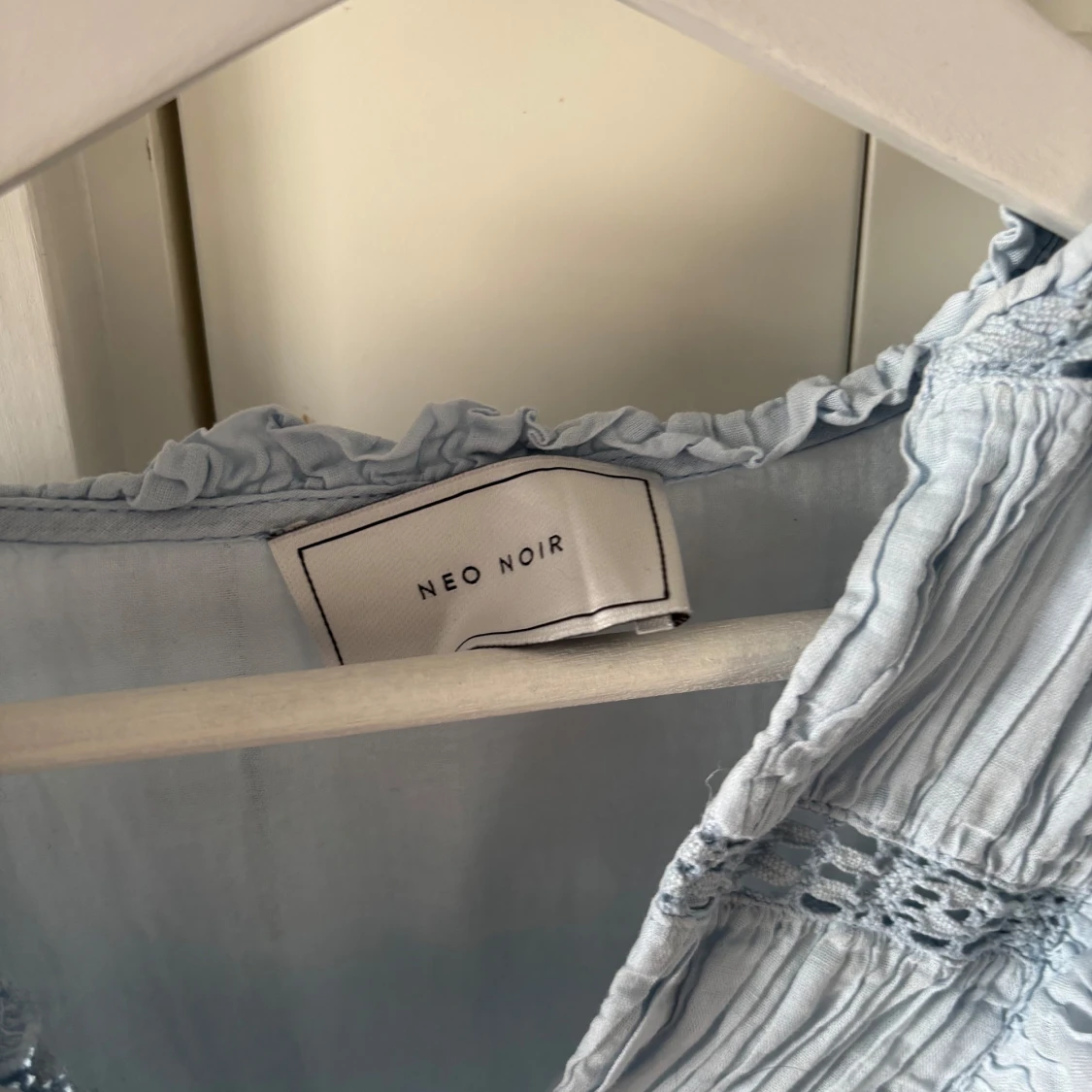 Neo Noir blus - 1