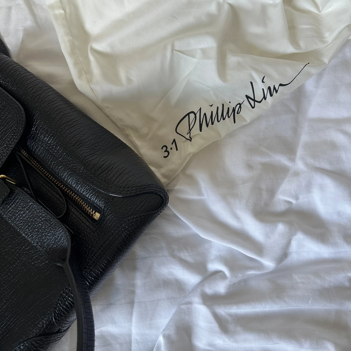 Svart väska från 3.1 Phillip Lim - 4