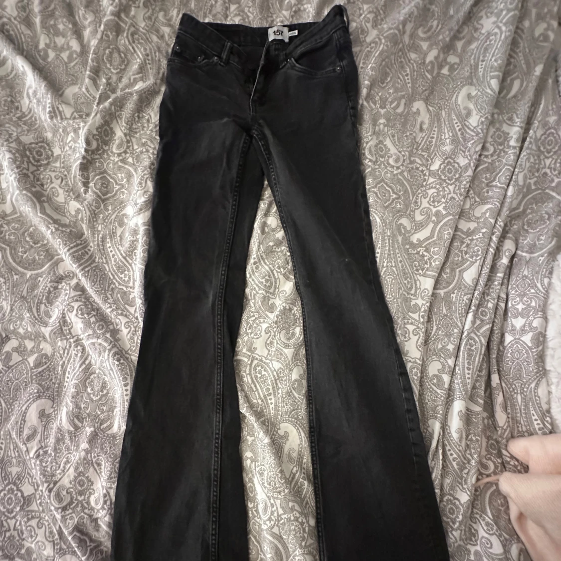 Svarta bootcut jeans från 157 XXS