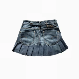 Jeanskjol - Snygg G-STAR jeanskjol med volang! 💋midjemått = 36cm längd= 28cm (ifram) <3 