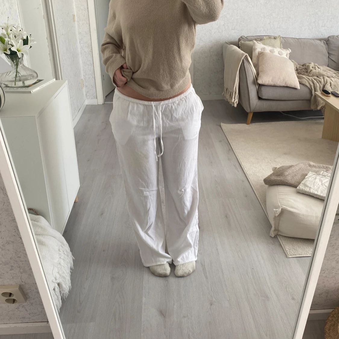 Vita linnebyxor från H&M Divided - 1