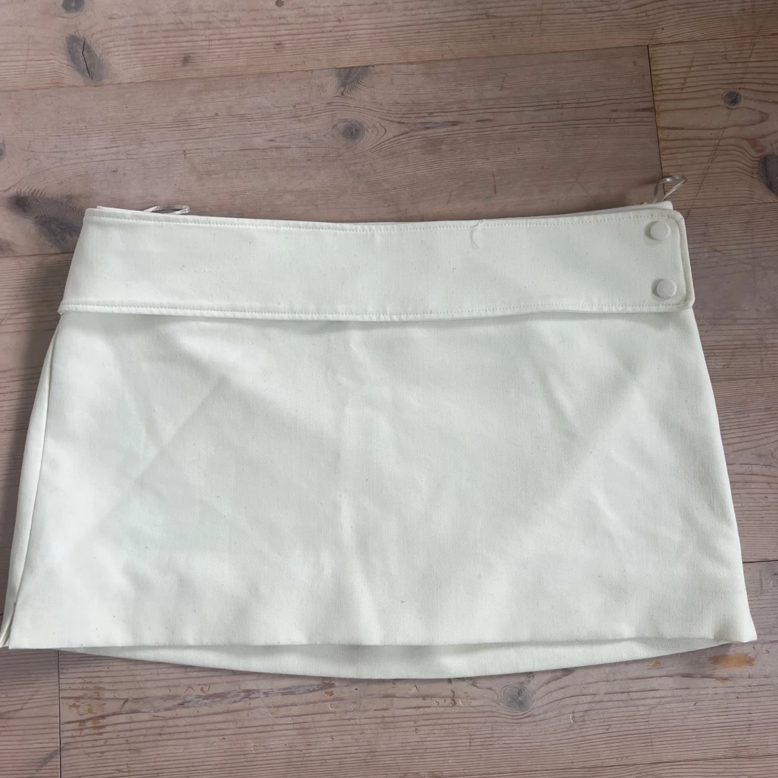 Off white kortkjol från Zara - 1