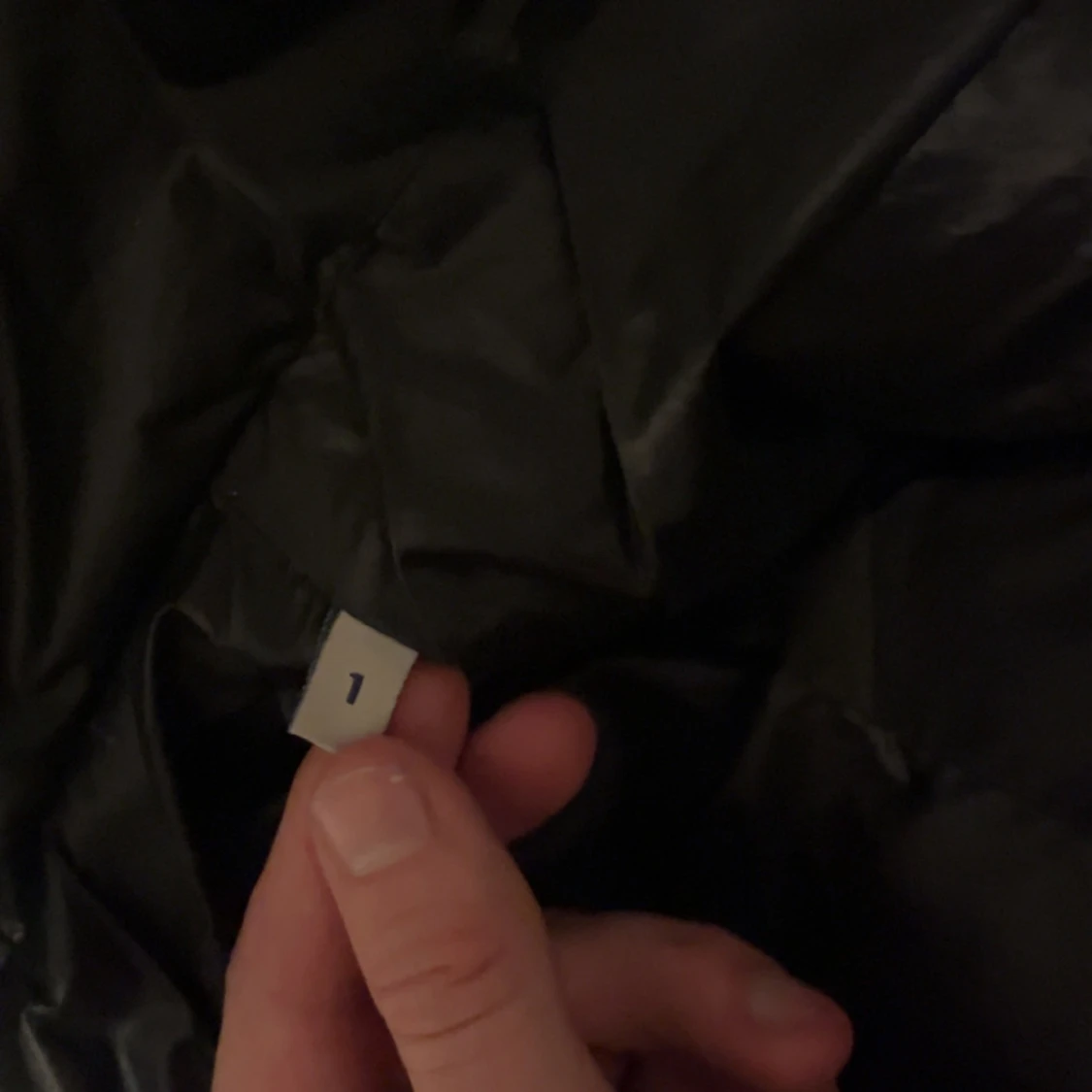 Svart dunväst från Moncler med huva - 3