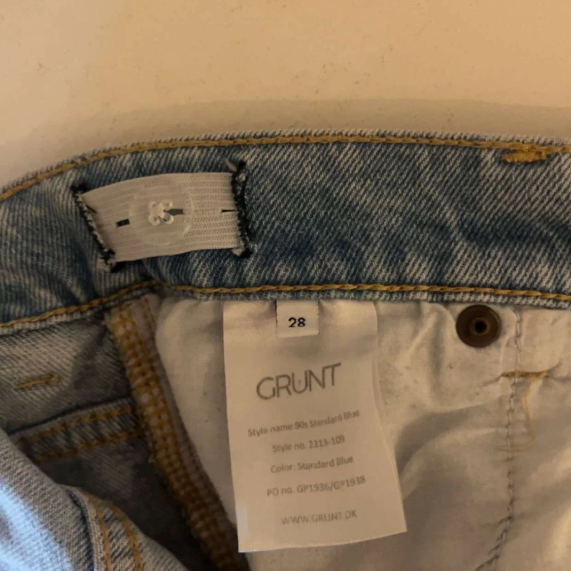 Ljusblå raka jeans från Grunt - 2