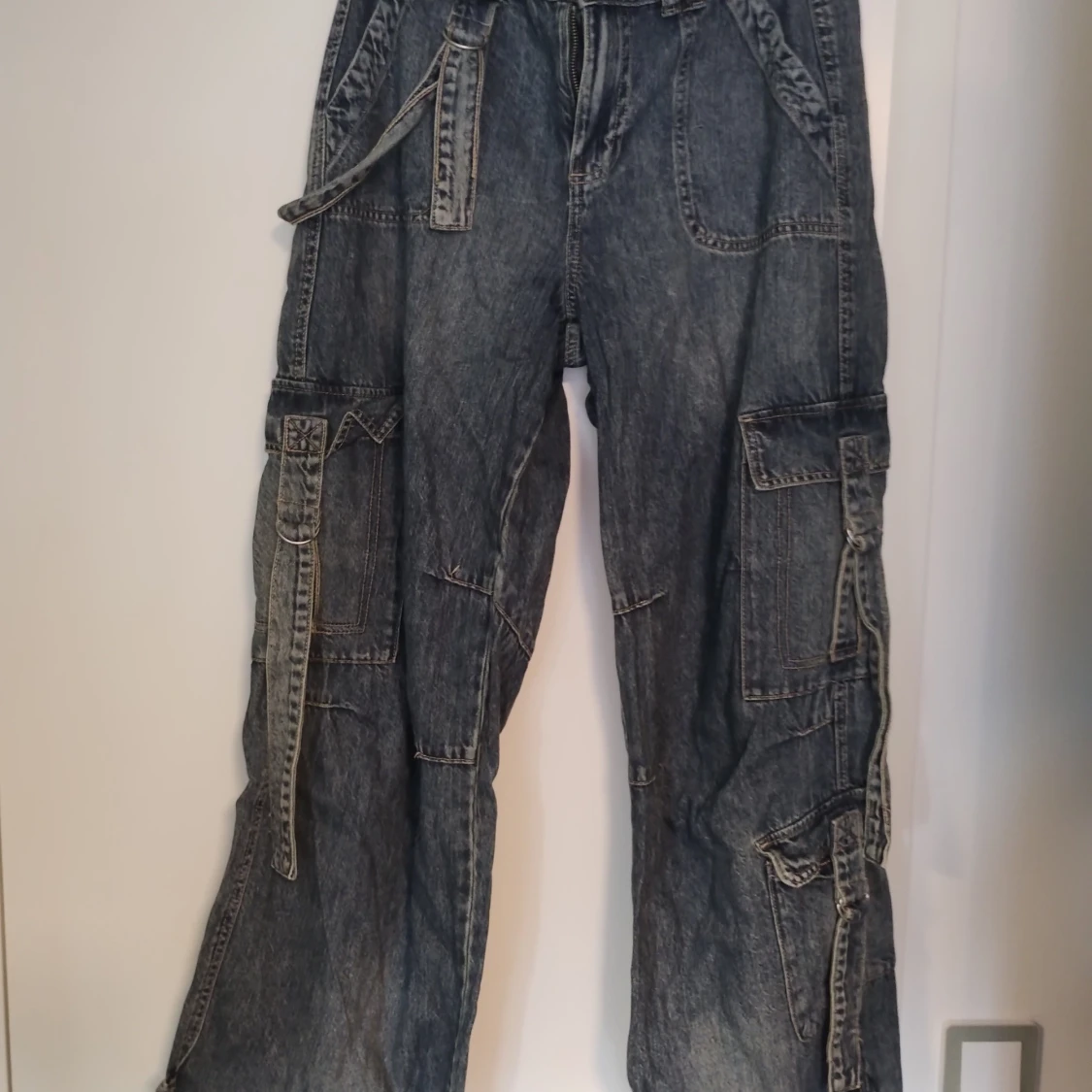Baggy cargopants i mörk denim