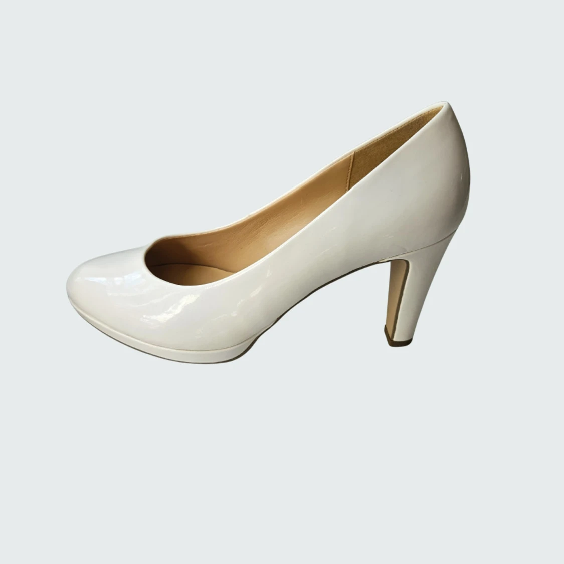 Vita platåpumps i lack från Gabor - 1